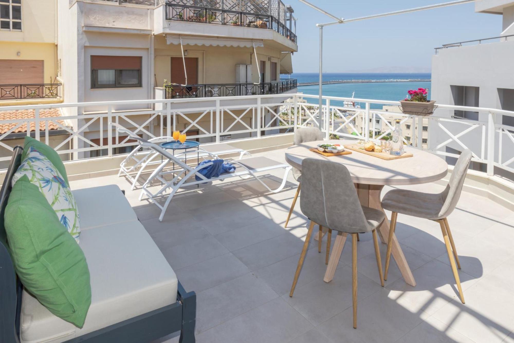 Apartamento Chic, Downtown, Penthouse W Sundeck And Seaview Heraclión Exterior foto